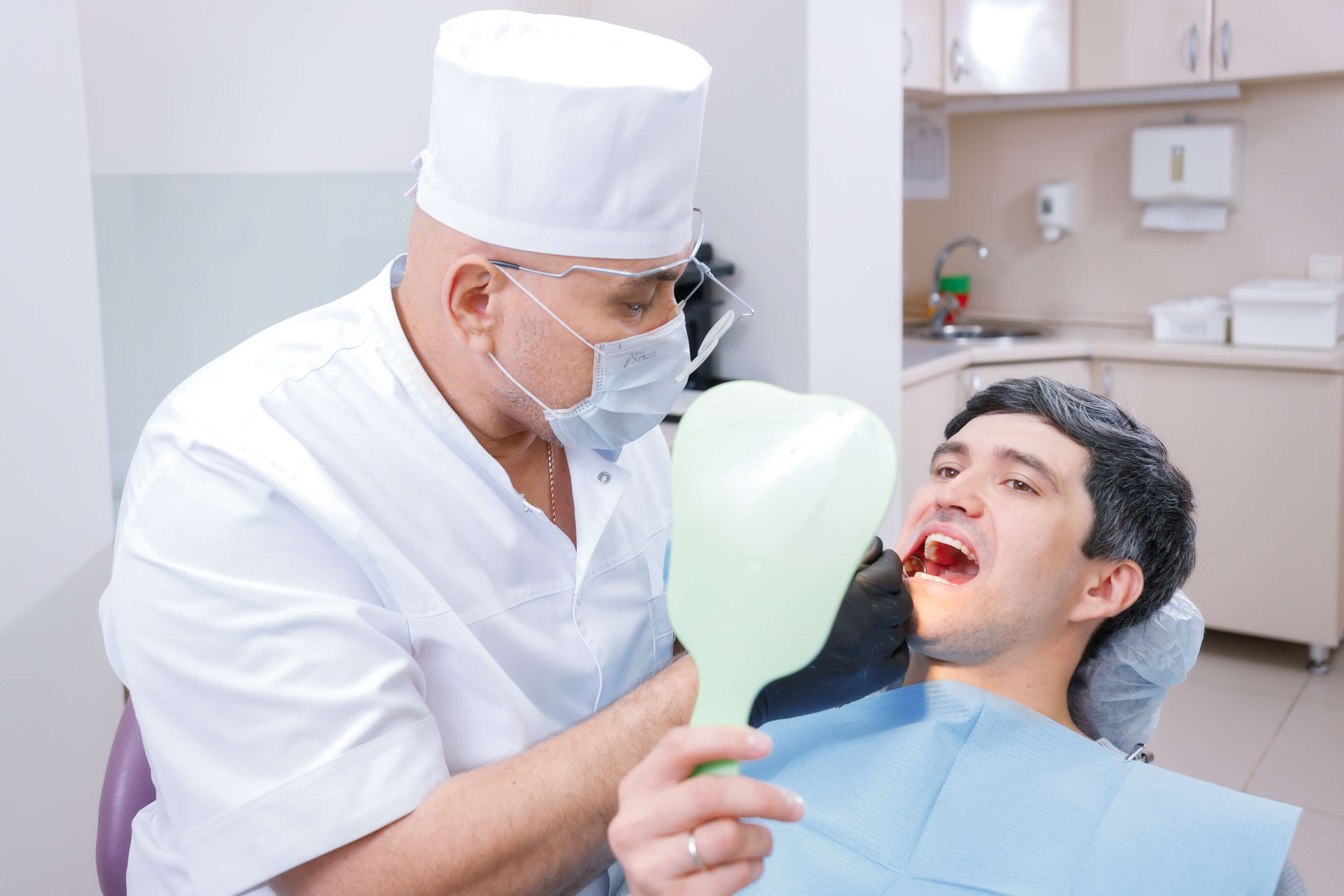 Как ставят имплант зуба пошагово